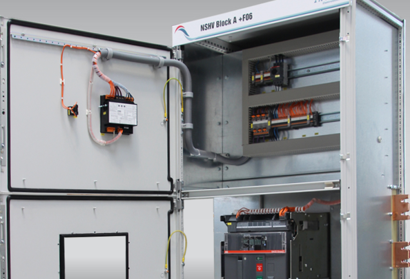 Leistungsschalterfeld bei INOTEC Kompetenzcenter für Elektrische Anlagen Sangerhausen GmbH in Sangerhausen